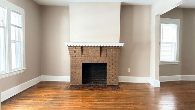 Foto del edificio - 693 Linwood Ave