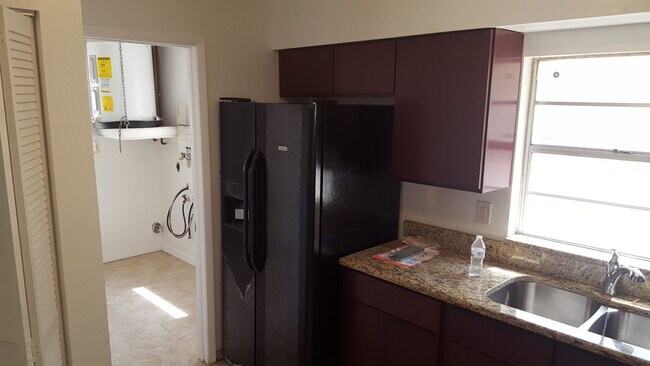 Foto del edificio - 7111 N 9th St