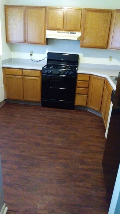 Kitchen - 9400 Cleveland Ave