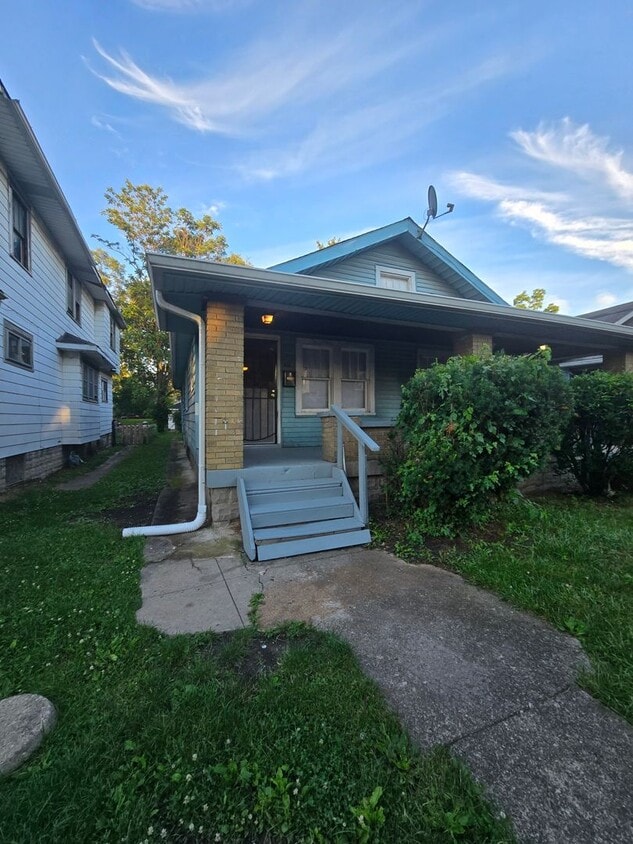 Spacious 2-Bedroom Home Near Sherman Drive & Downtown Indianapolis - Spacious 2-Bedroom Home Near Sherman Drive & Downtown Indianapolis
