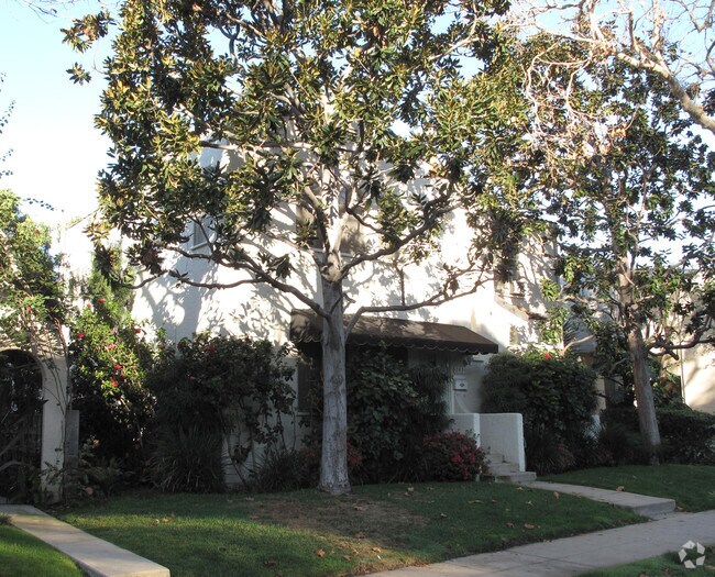 Building Photo - 243 N Swall Dr