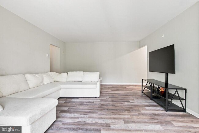 Foto del edificio - 3814 Lyndhurst Dr