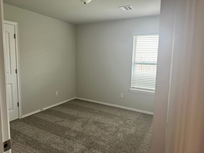 Building Photo - 19601 N Pennsylvania Ave