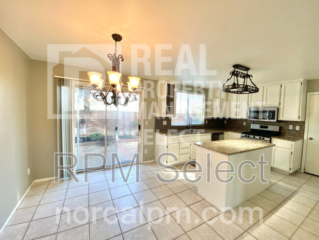 Foto del edificio - 8212 Shannon Oak Ln