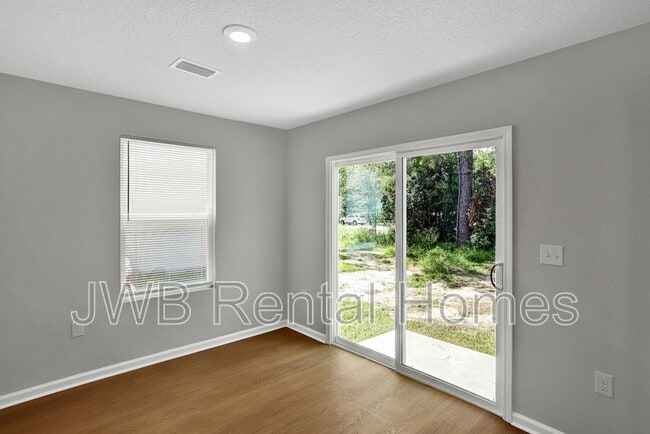 Foto del edificio - 2208 Spires Ave