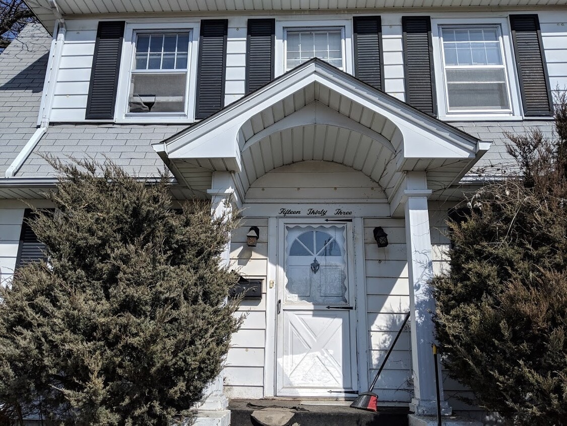 Primary Photo - 2-3 BR/1.5 BA