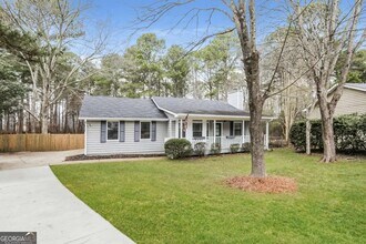 Building Photo - 1881 Rose Garden Ln
