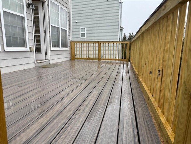 Foto del edificio - 830 Pimlicon Pl