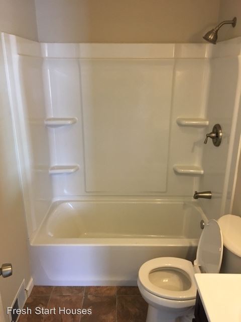 Building Photo - 314 Raphael Ave