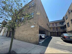 Building Photo - 81 70th St