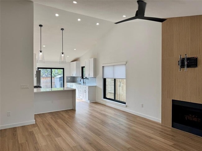 Building Photo - 16314 Kicking Bird Dr