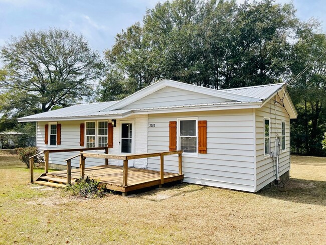 Foto del edificio - Delightful 3-Bedroom home in Deatsville, AL.