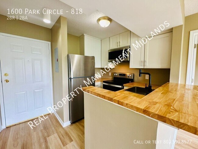 Foto del edificio - 1600 Park Cir