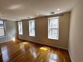 Building Photo - 5 Grove St