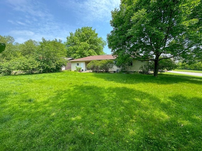 Foto del edificio - 2004 McCarthy Rd