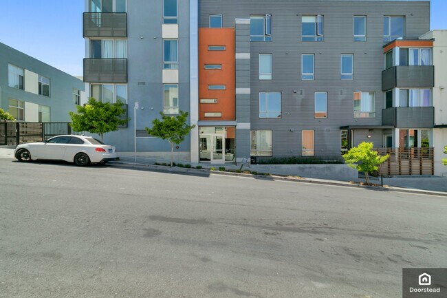 Building Photo - 555 Innes Ave