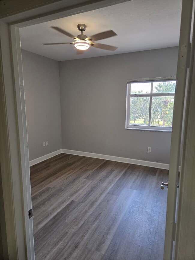 Building Photo - 12033 Gandy Blvd N