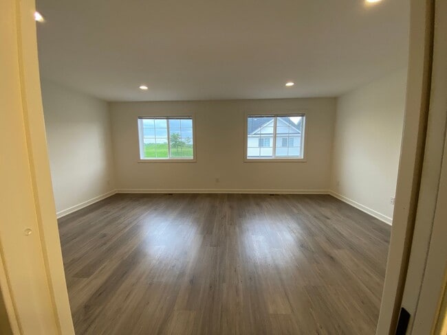Building Photo - 2476 Cedarwood Ln