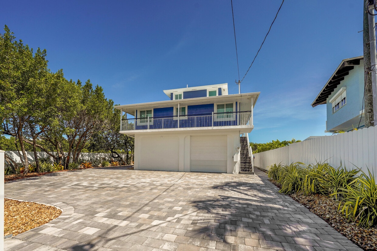 Primary Photo - 803 Bonito Ln