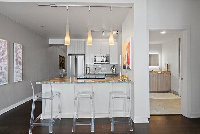 Breakfast bar - 515 Church St
