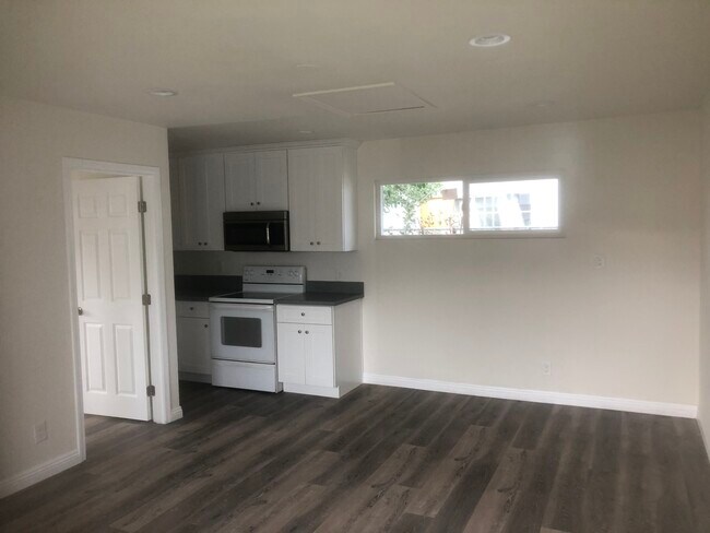 Building Photo - 1027 Glenshaw Dr