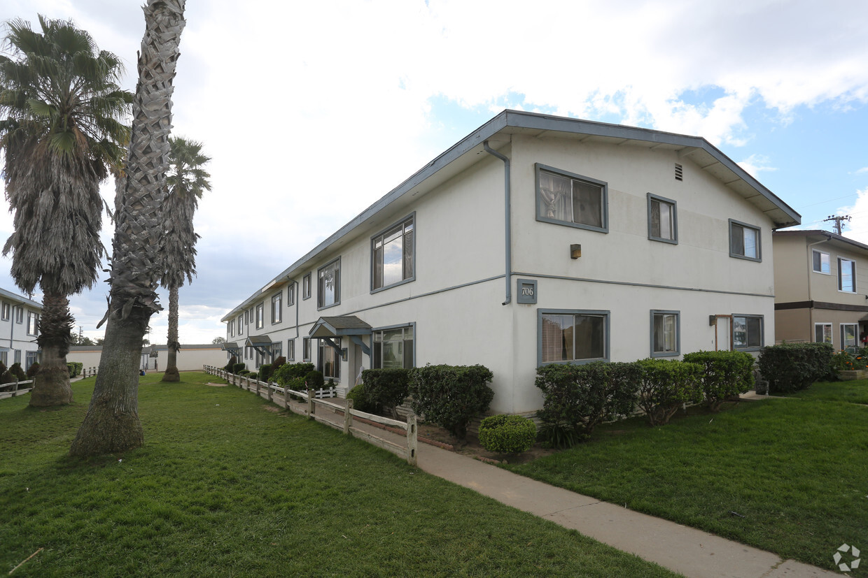 Building Photo - Alvin Apartments