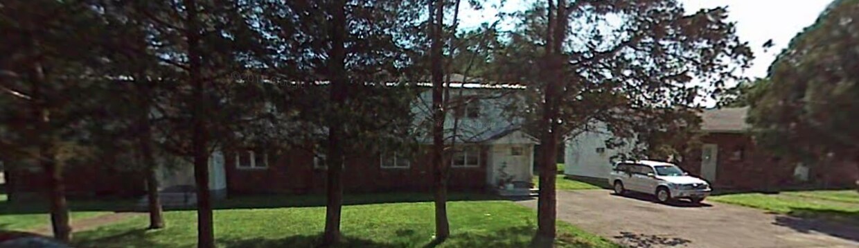 Building Photo - 1761 Sherwood Rd