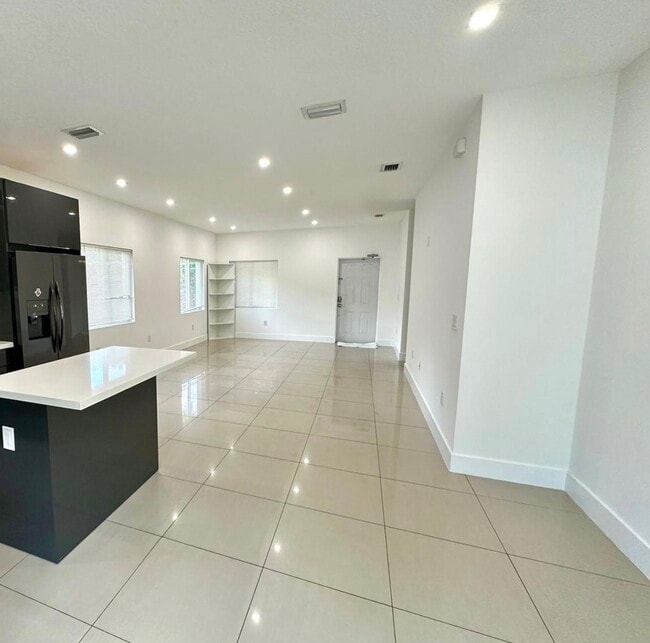 Foto del edificio - 14890 NE 10th Ave