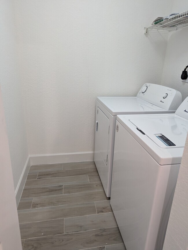 In unit washer/dryer - 1805 N Flagler Dr