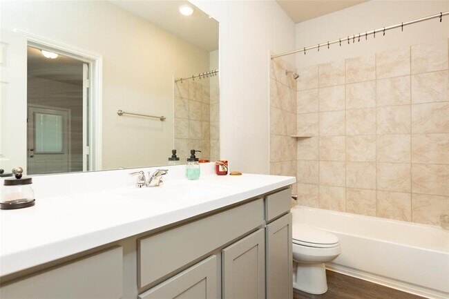 Building Photo - 3616 Vista Pointe Dr