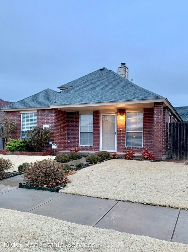 Primary Photo - 3 br, 2 bath House - 1421 SW 24th Ave.