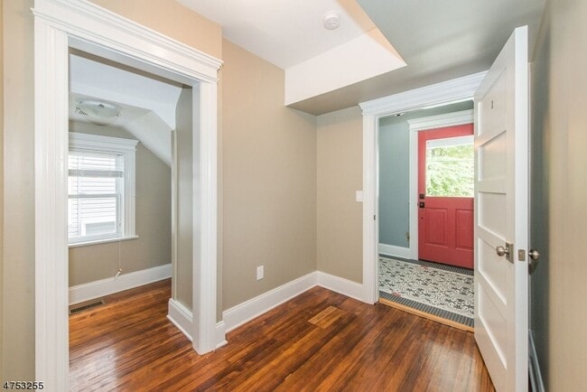 Building Photo - 34 N Willow St