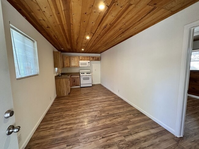 Building Photo - 54365 Pine Crest Ave