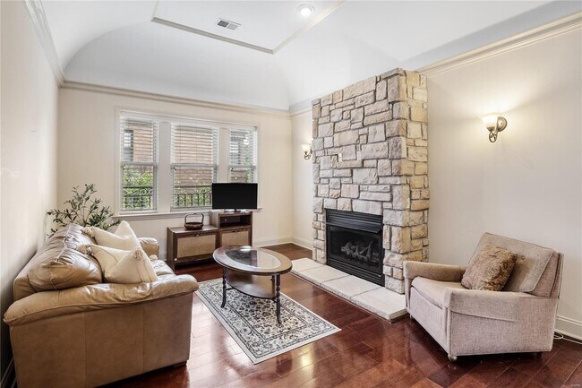 Foto del edificio - 715 Westwood Dr