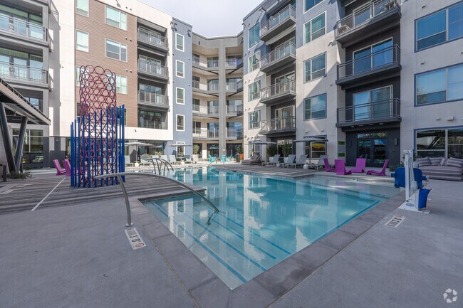 Building Photo - Ainsley at the Collective