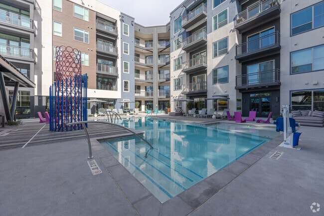 Building Photo - Ainsley at the Collective