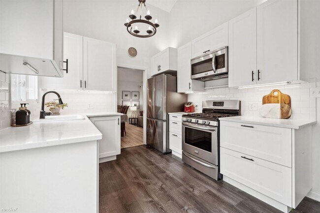 Foto del edificio - 5 br, 3.5 bath House - 65 Birch Bluff Road