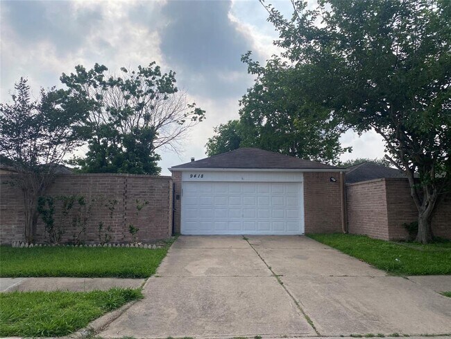 Foto del edificio - 9418 Clipperwood Pl