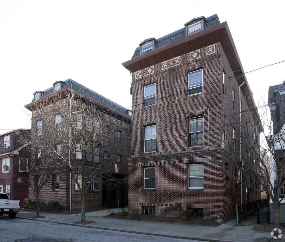 Building Photo - 71 Medway St