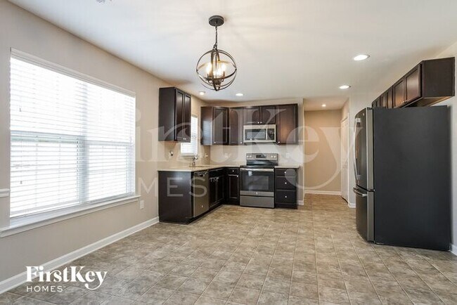 Foto del edificio - 5040 Long Grove Drive