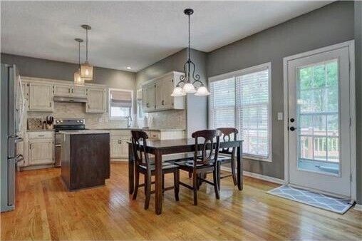 Building Photo - 4 Bedroom / 3.5 Bath Olathe Home Available...