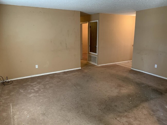 Building Photo - 1824 N Kaye Dr