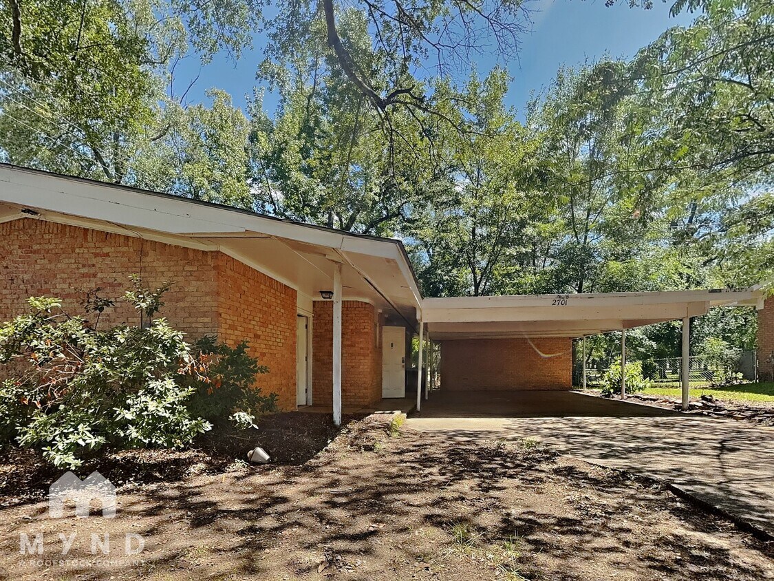 Foto principal - 2701 Stillwell Dr