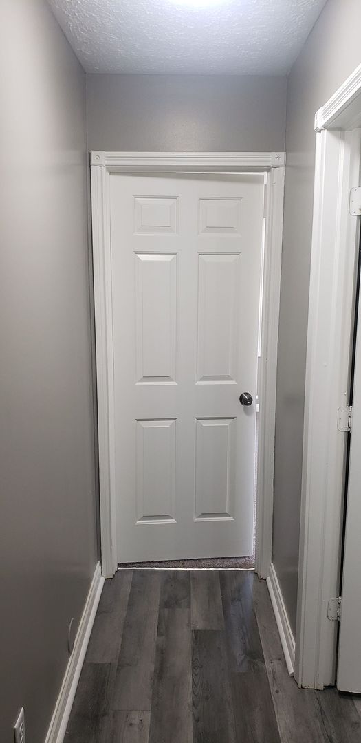 Building Photo - 2 bedroom 1 bath duplex