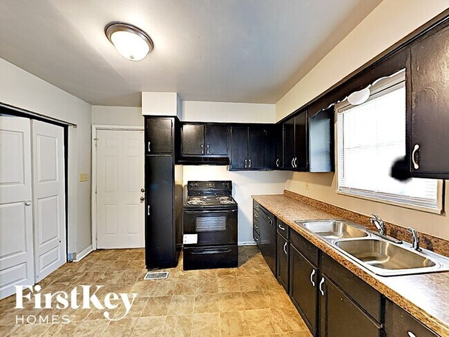 Foto del edificio - 7532 E 48th St
