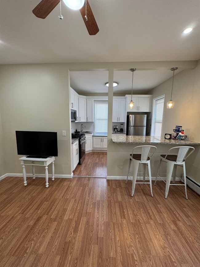 Building Photo - 523 Grand Ave