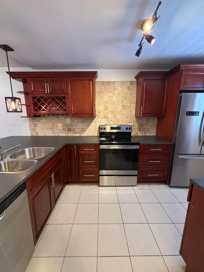 Foto del edificio - 2895 SW 22nd Ave