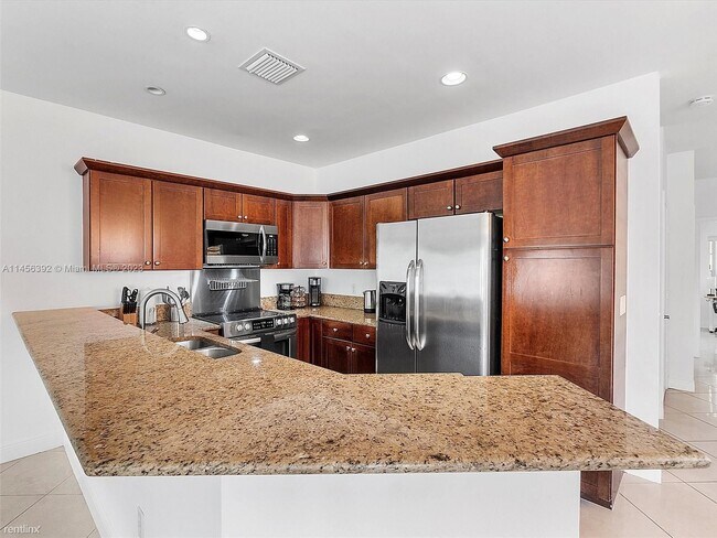 Building Photo - 4 br, 2.5 bath House - 3470 NW 17th Ter