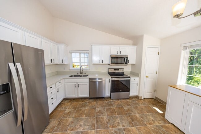 Building Photo - One Level Ranch Home in Washougal - 3 Bedroom, 2 Bathroom