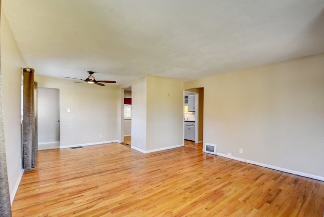 Building Photo - 4840 S Pearl St
